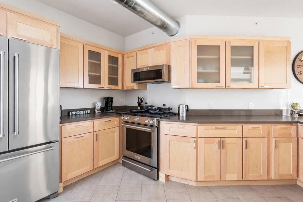 Upscale 3Br Penthouse By Cozysuites Indianapolis Buitenkant foto